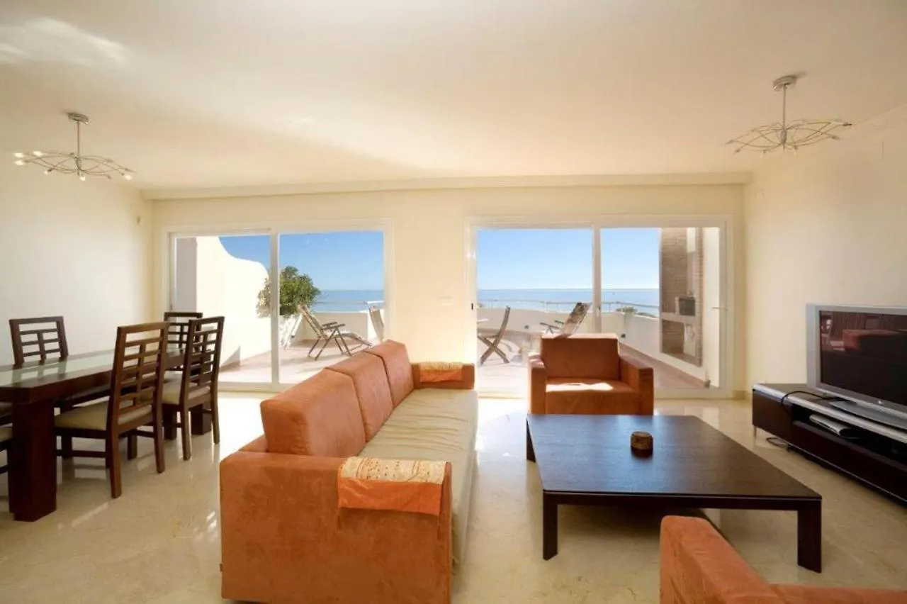 Immaculate 3-Bed Penthouse- Stunning Views Appartement Estepona